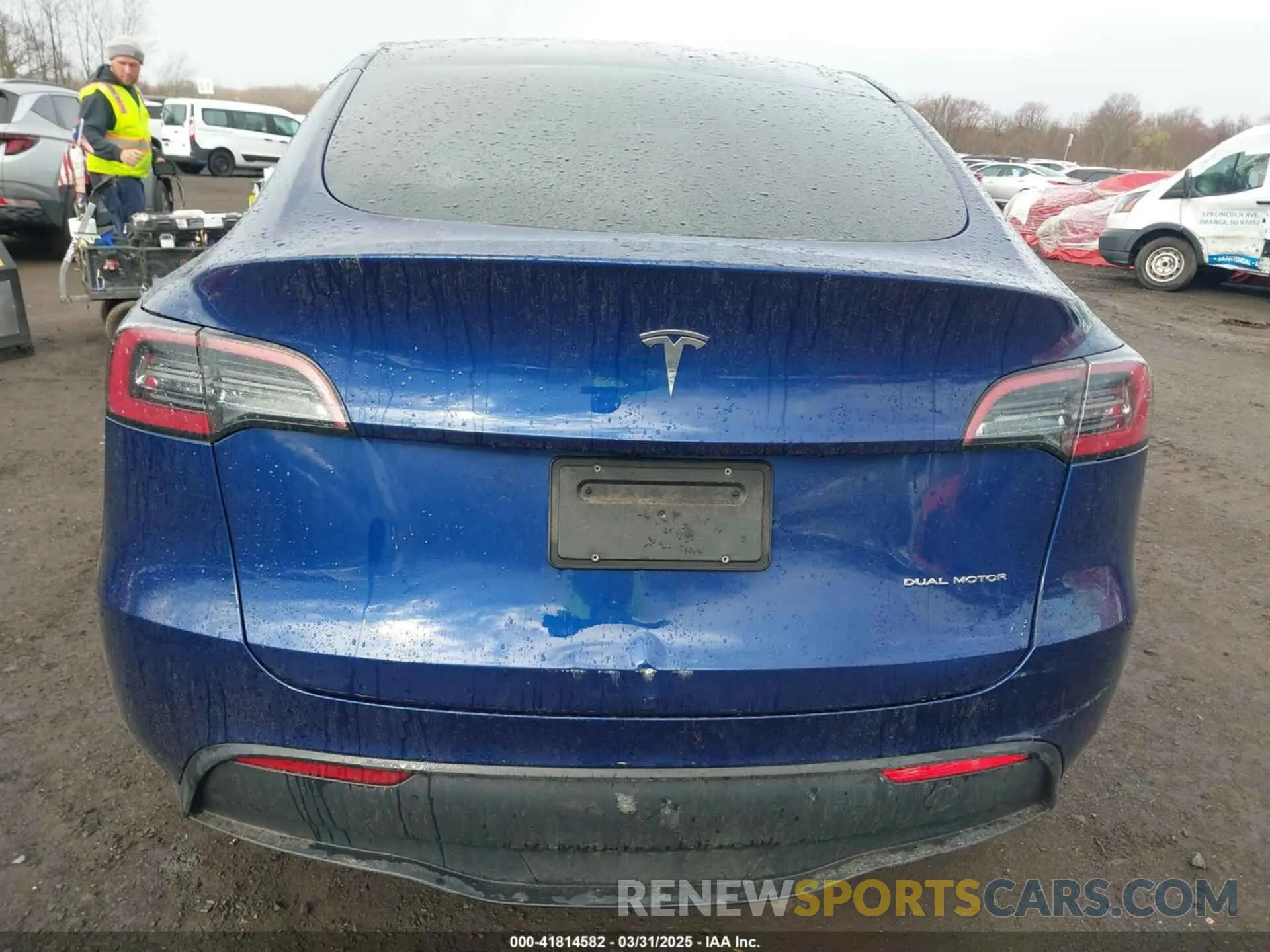 16 Photograph of a damaged car 7SAYGDEE2PF694974 TESLA MODEL Y 2023
