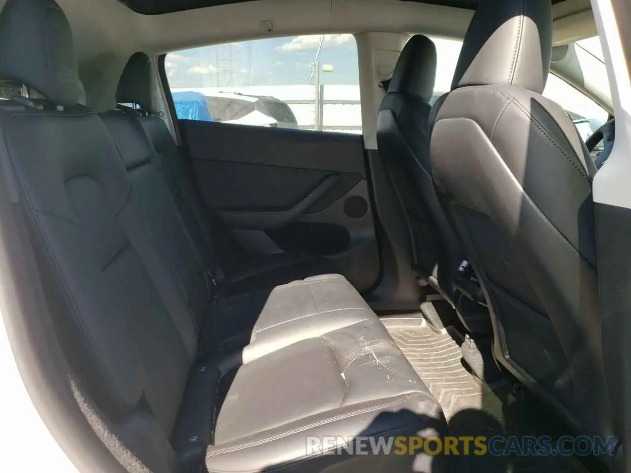 10 Photograph of a damaged car 7SAYGDEE2PF703494 TESLA MODEL Y 2023