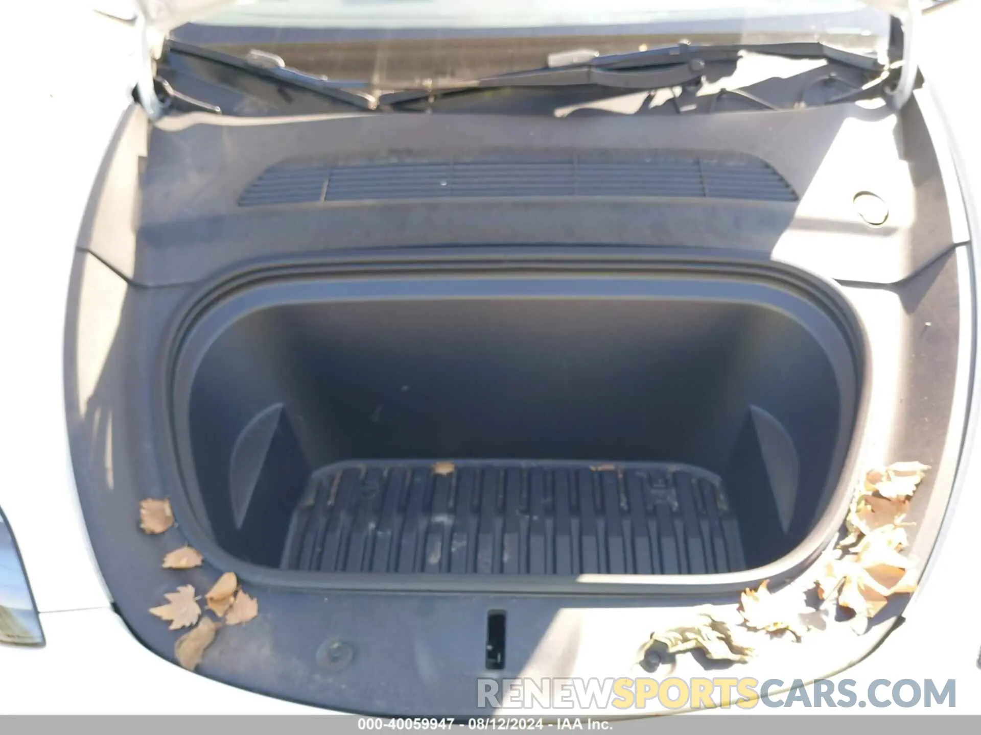 10 Photograph of a damaged car 7SAYGDEE2PF704533 TESLA MODEL Y 2023