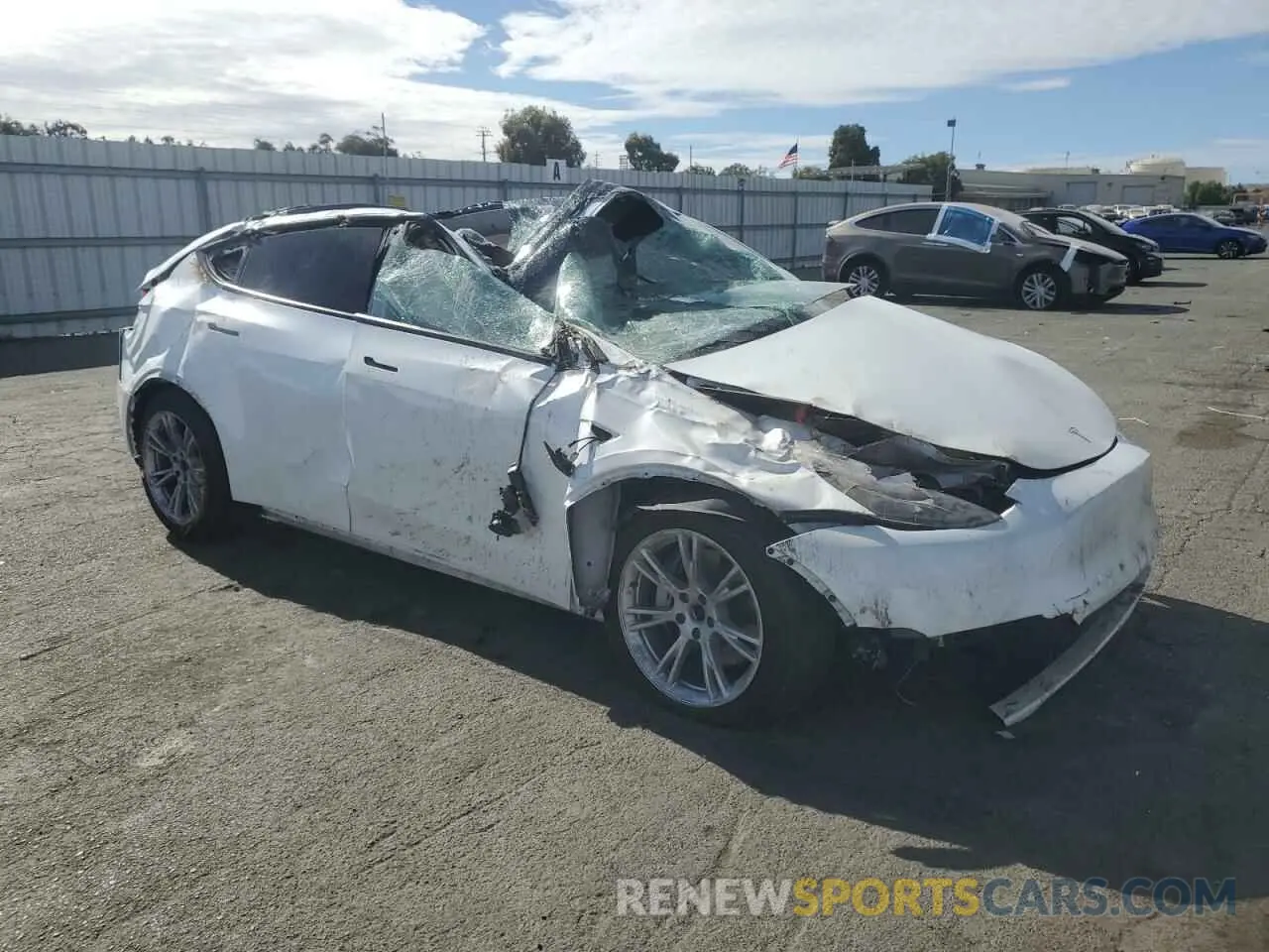 4 Photograph of a damaged car 7SAYGDEE2PF738780 TESLA MODEL Y 2023