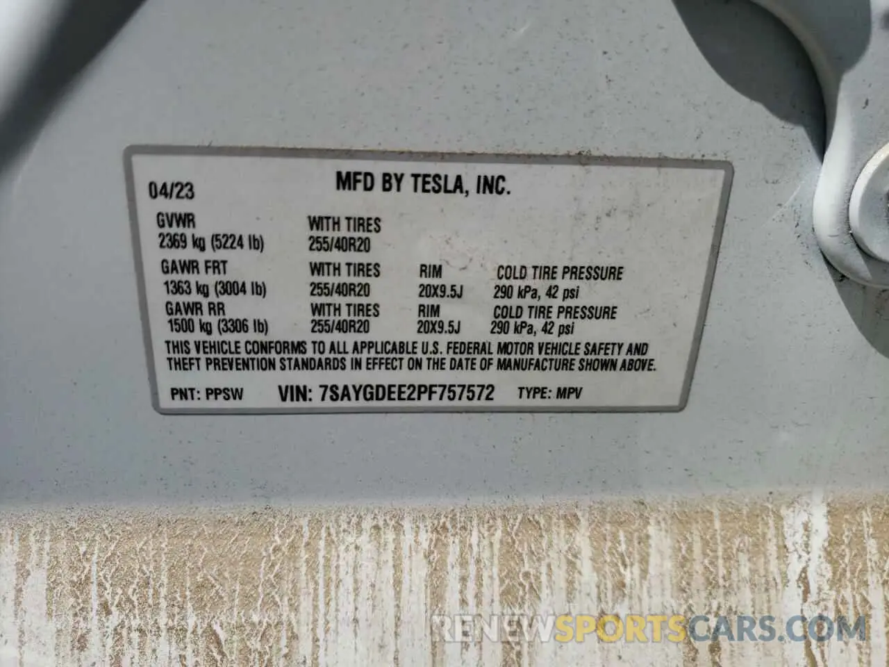 12 Photograph of a damaged car 7SAYGDEE2PF757572 TESLA MODEL Y 2023