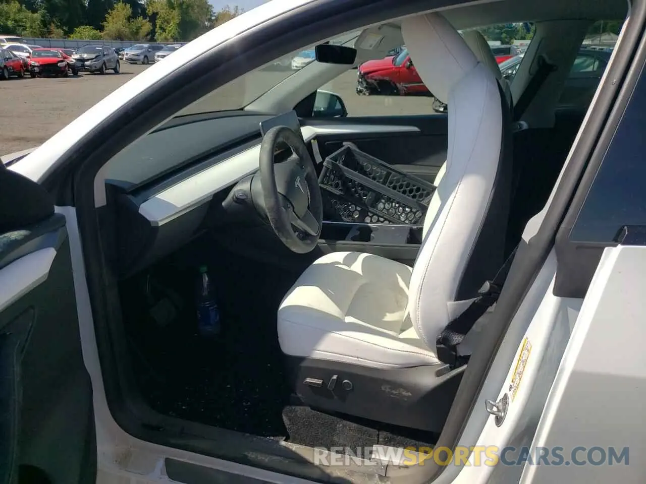 7 Photograph of a damaged car 7SAYGDEE2PF757572 TESLA MODEL Y 2023