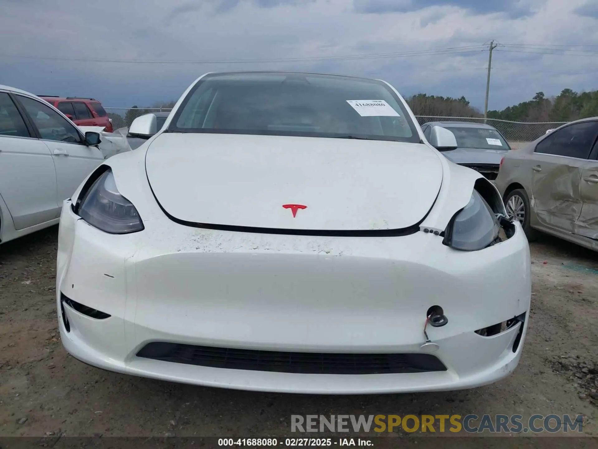 12 Photograph of a damaged car 7SAYGDEE2PF765395 TESLA MODEL Y 2023