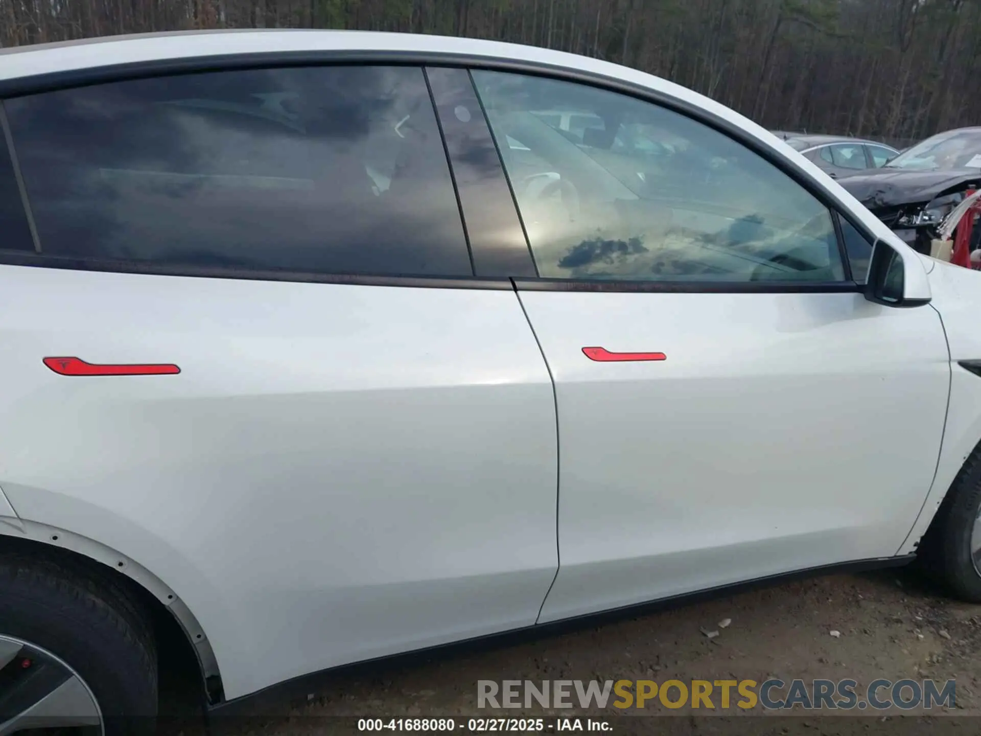 13 Photograph of a damaged car 7SAYGDEE2PF765395 TESLA MODEL Y 2023