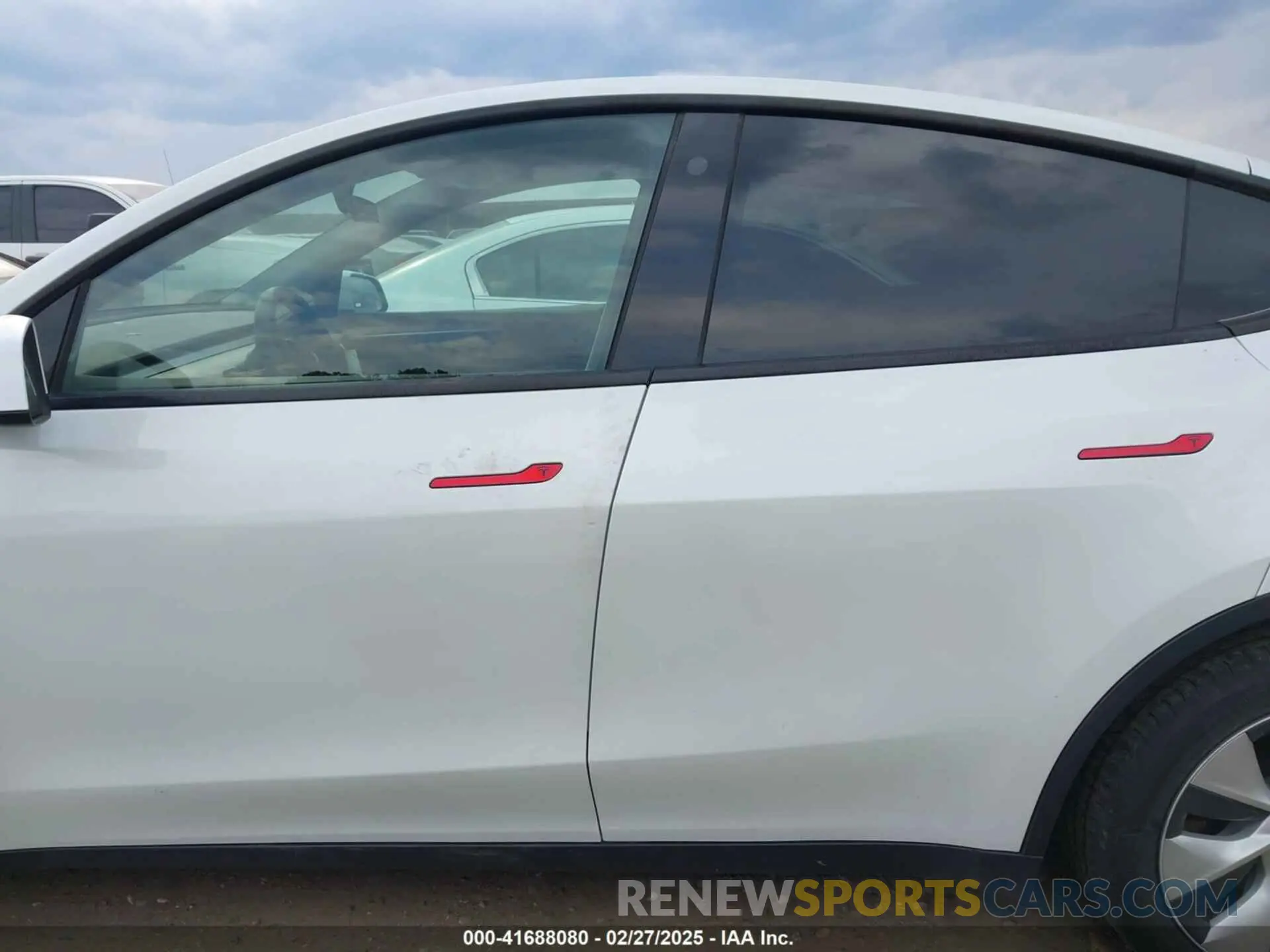 14 Photograph of a damaged car 7SAYGDEE2PF765395 TESLA MODEL Y 2023