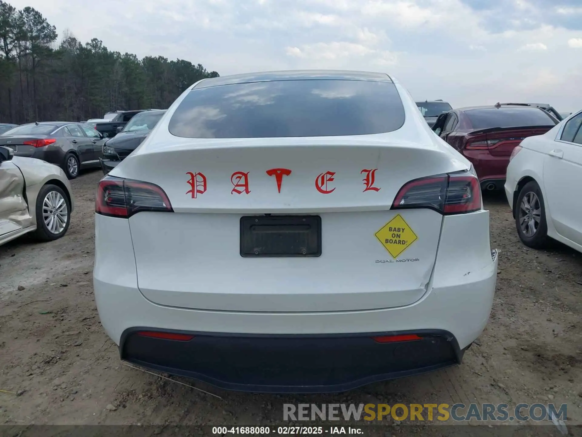 16 Photograph of a damaged car 7SAYGDEE2PF765395 TESLA MODEL Y 2023