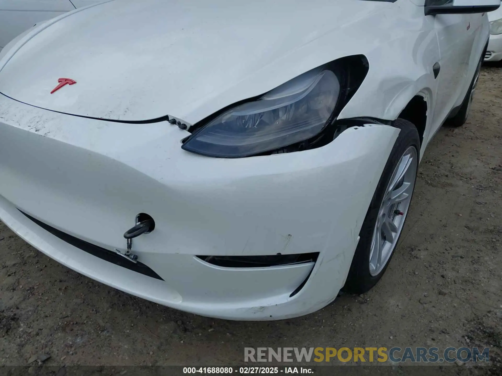 19 Photograph of a damaged car 7SAYGDEE2PF765395 TESLA MODEL Y 2023