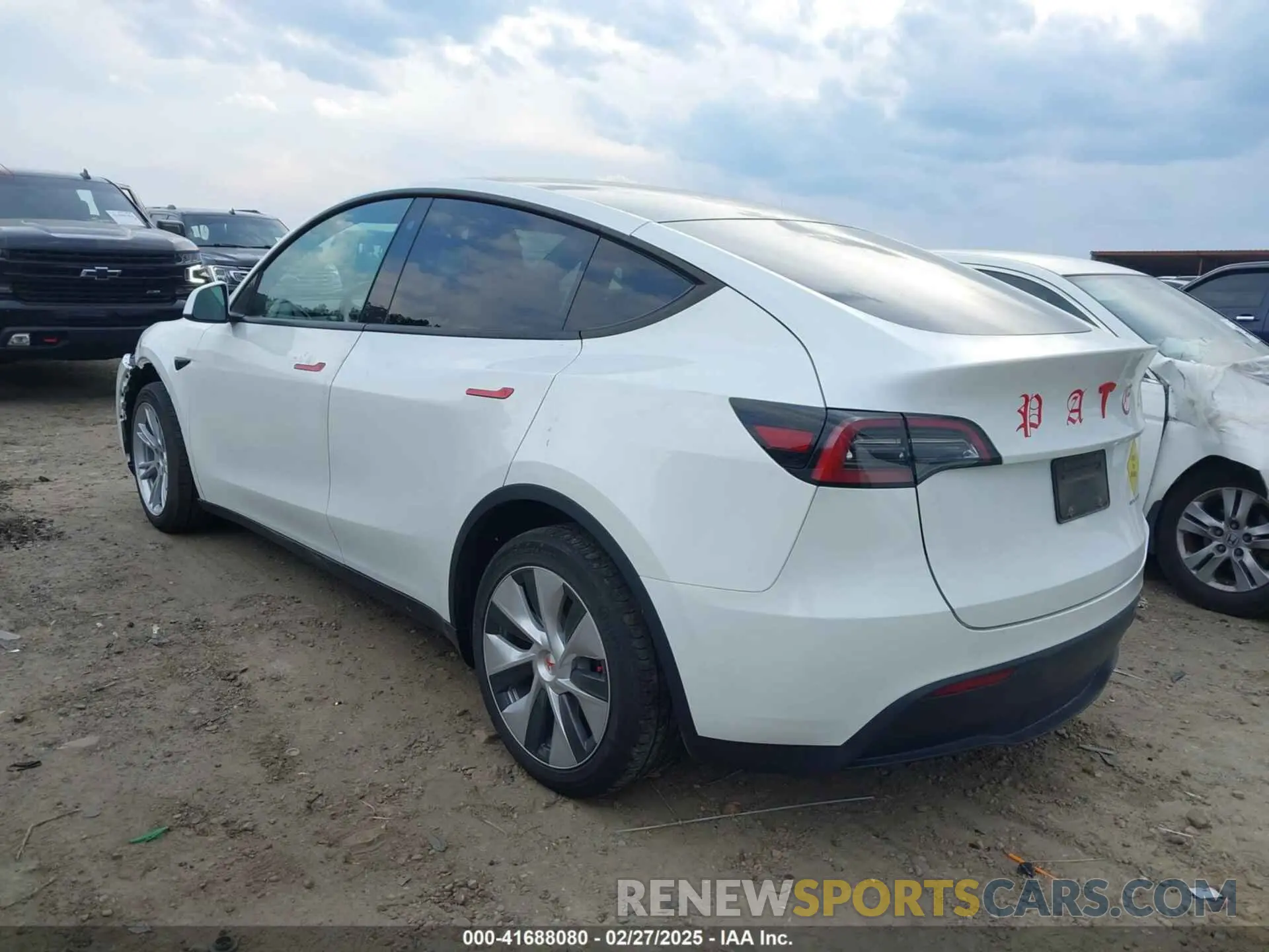 3 Photograph of a damaged car 7SAYGDEE2PF765395 TESLA MODEL Y 2023