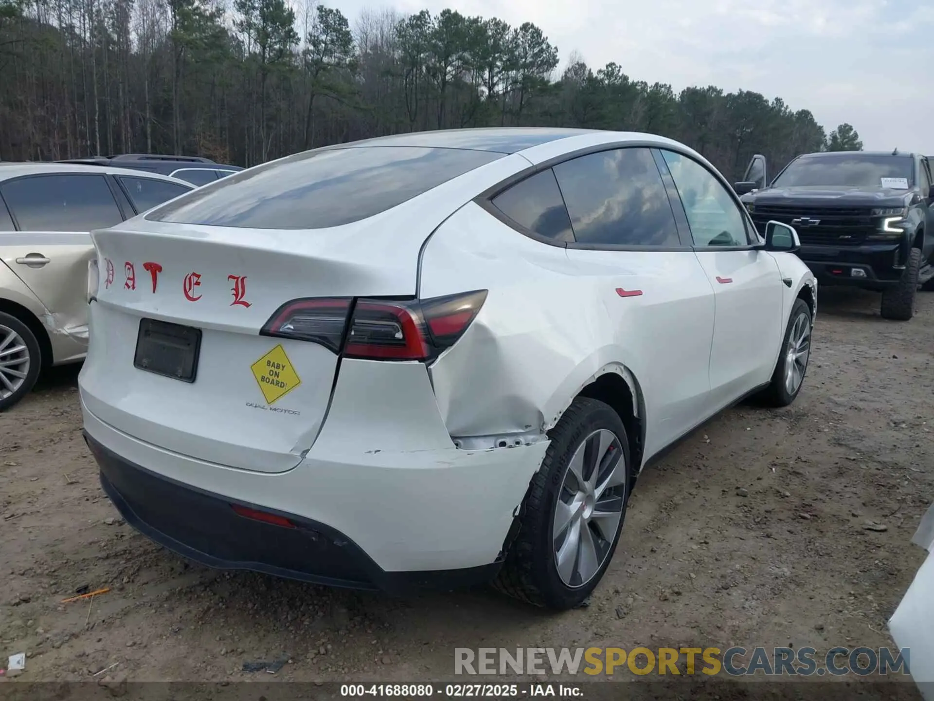 4 Photograph of a damaged car 7SAYGDEE2PF765395 TESLA MODEL Y 2023