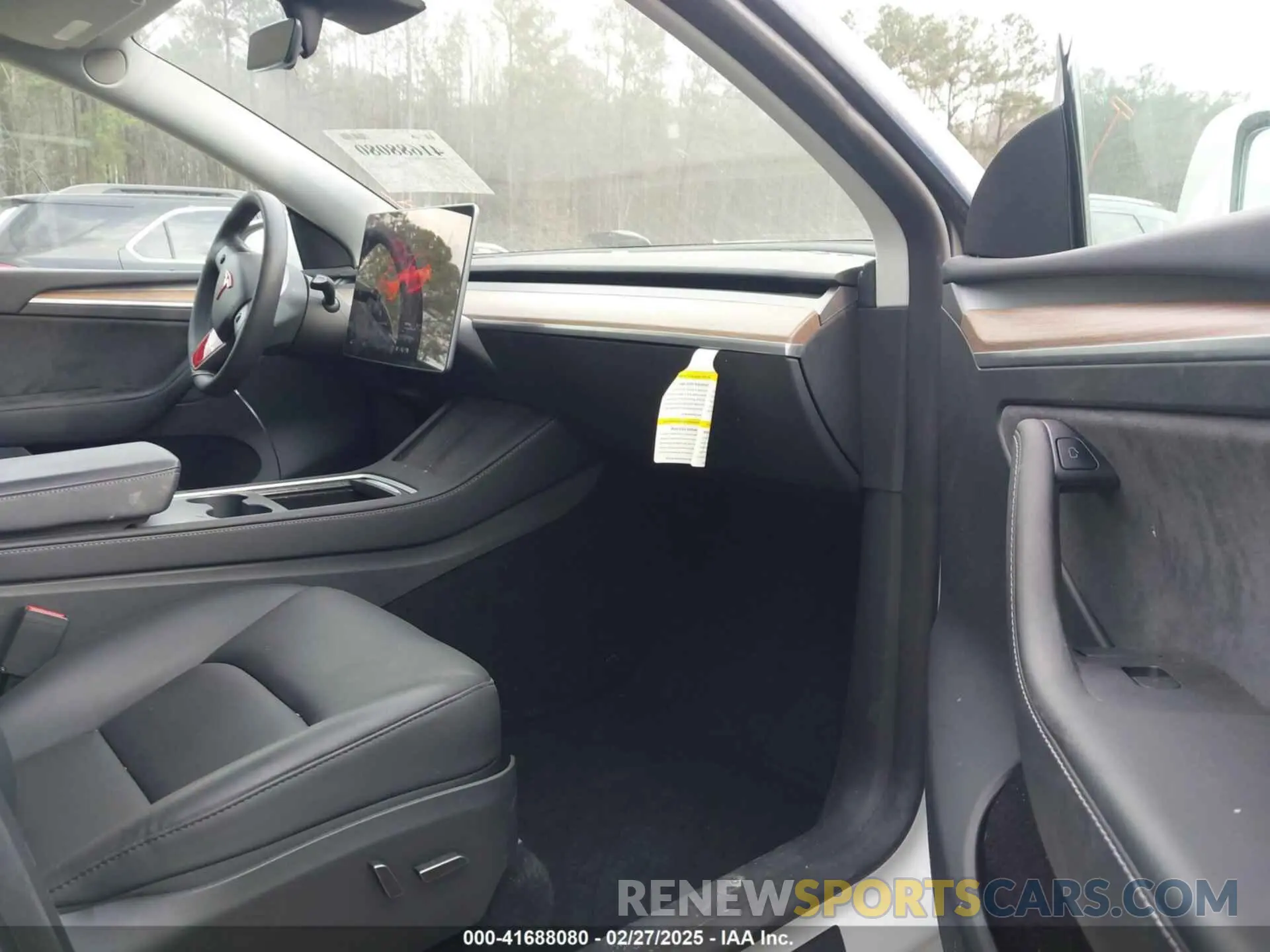 5 Photograph of a damaged car 7SAYGDEE2PF765395 TESLA MODEL Y 2023