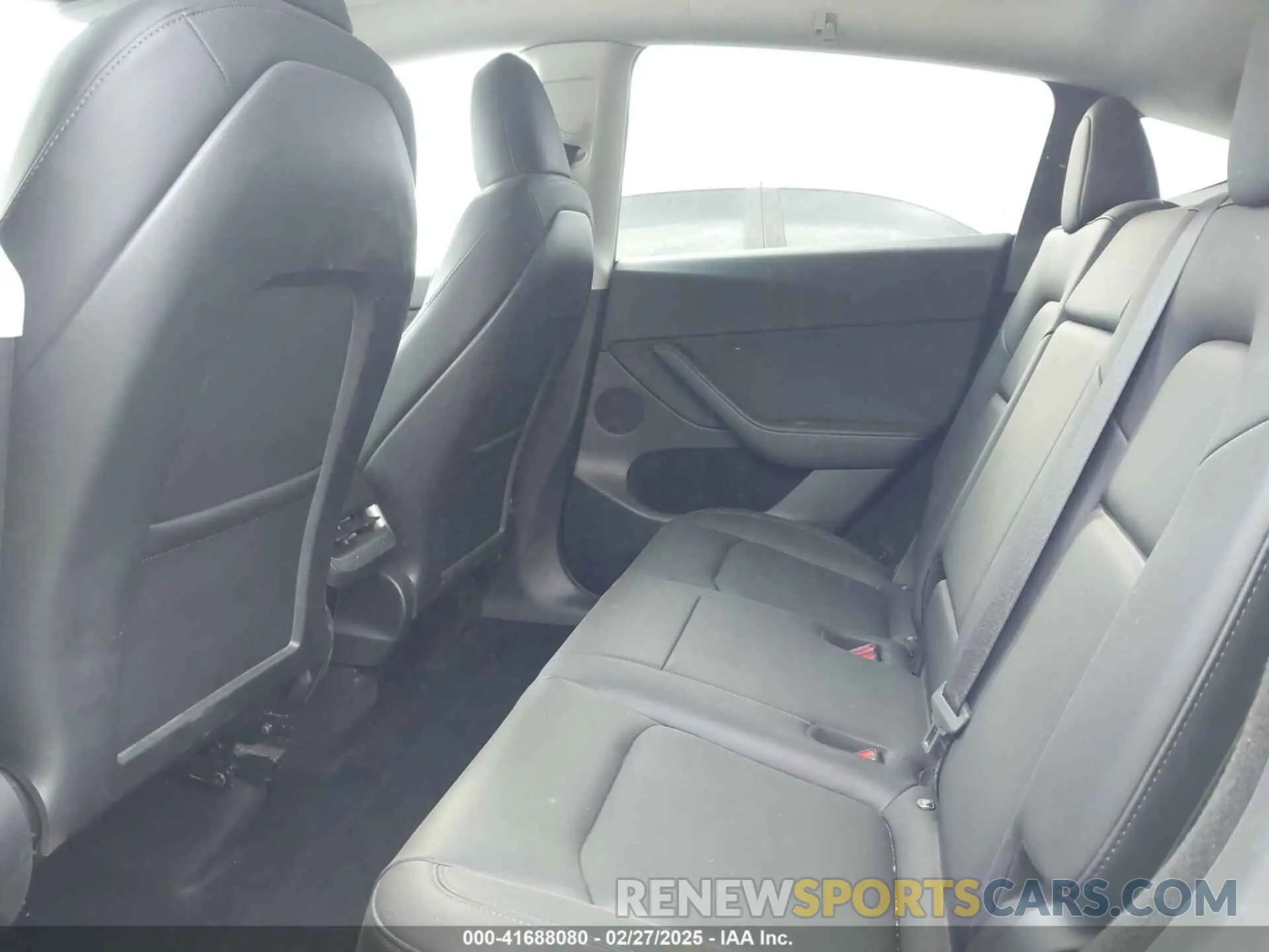 8 Photograph of a damaged car 7SAYGDEE2PF765395 TESLA MODEL Y 2023