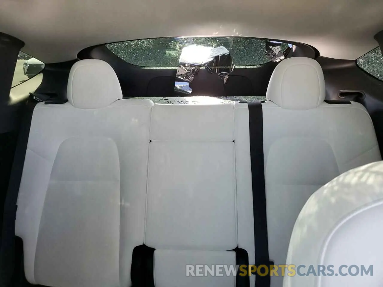 10 Photograph of a damaged car 7SAYGDEE2PF792886 TESLA MODEL Y 2023