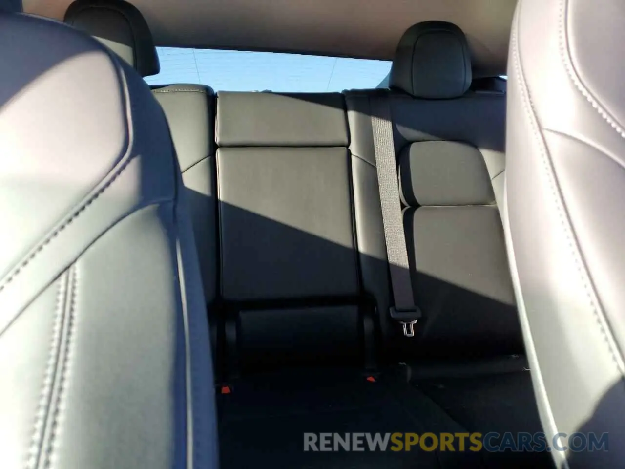 10 Photograph of a damaged car 7SAYGDEE2PF802512 TESLA MODEL Y 2023