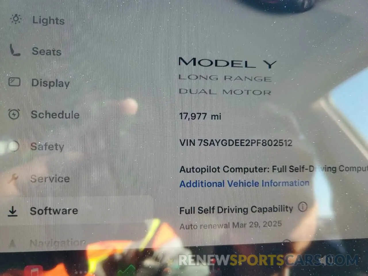 9 Photograph of a damaged car 7SAYGDEE2PF802512 TESLA MODEL Y 2023