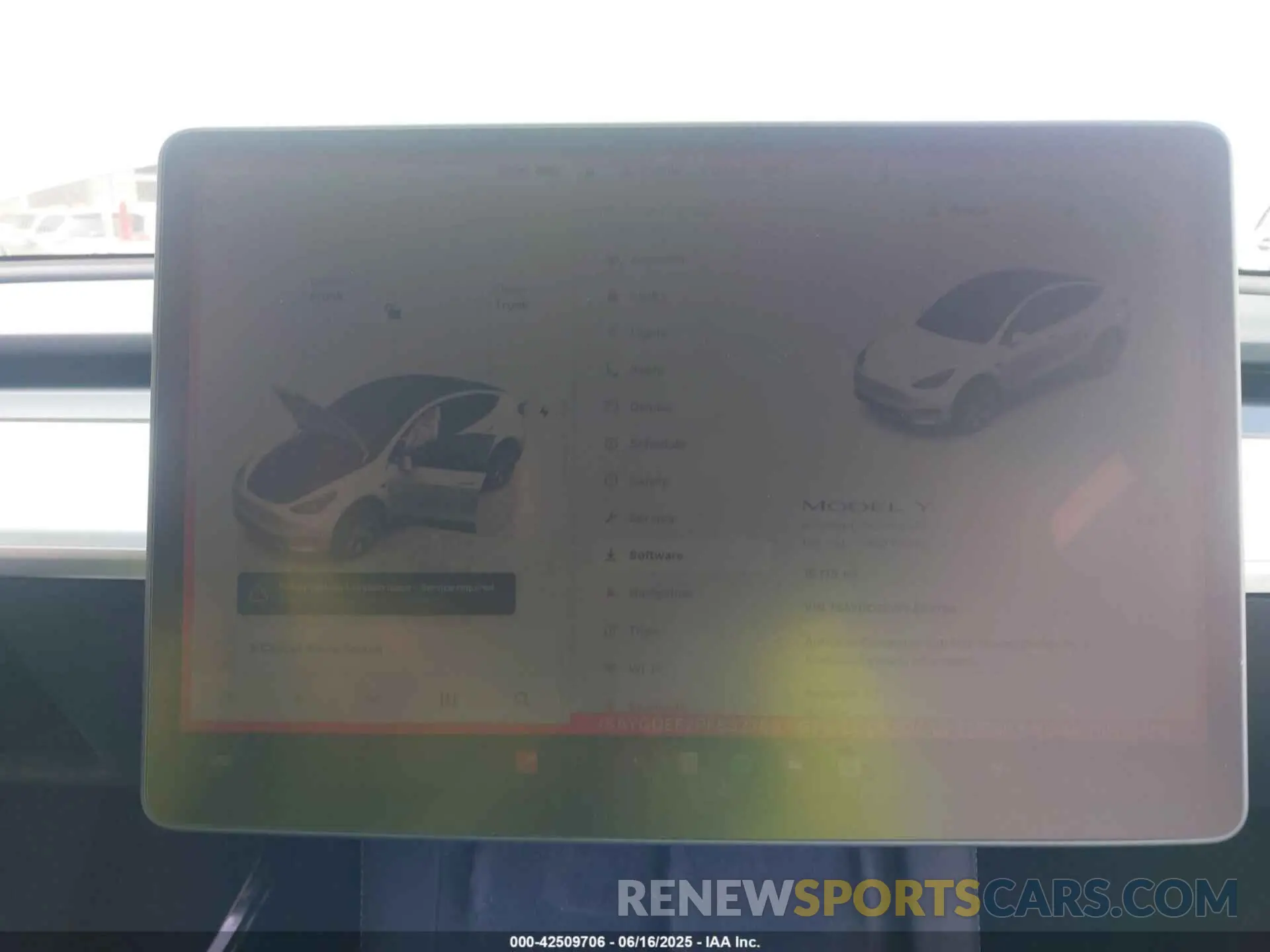 19 Photograph of a damaged car 7SAYGDEE2PF832769 TESLA MODEL Y 2023