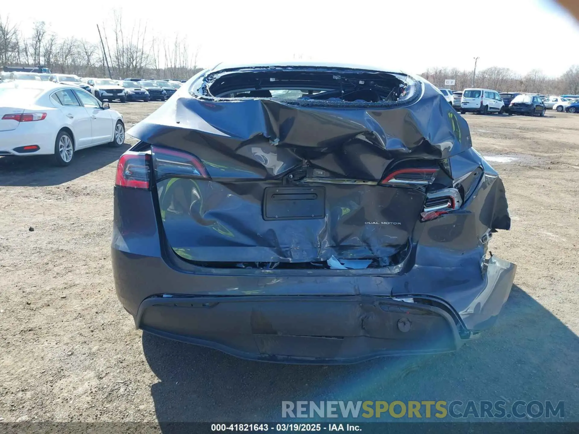 15 Photograph of a damaged car 7SAYGDEE2PF854917 TESLA MODEL Y 2023