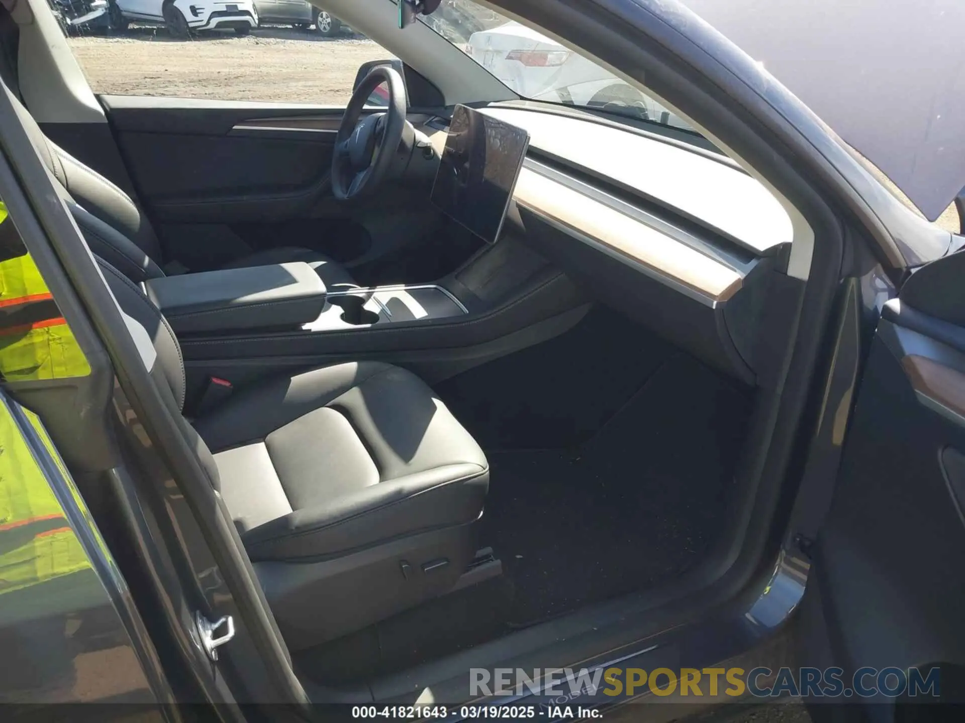 5 Photograph of a damaged car 7SAYGDEE2PF854917 TESLA MODEL Y 2023