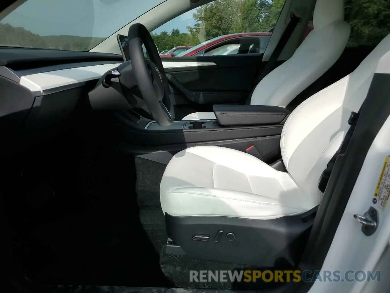 7 Photograph of a damaged car 7SAYGDEE2PF857090 TESLA MODEL Y 2023