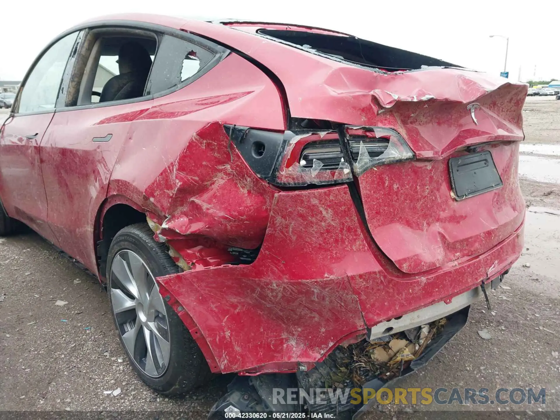 6 Photograph of a damaged car 7SAYGDEE2PF859115 TESLA MODEL Y 2023