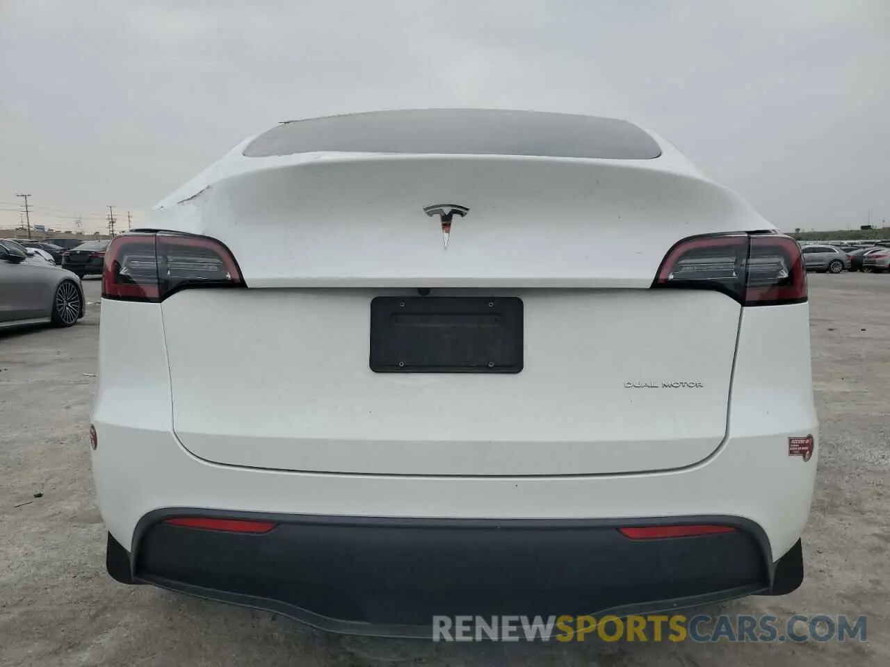 6 Photograph of a damaged car 7SAYGDEE2PF860135 TESLA MODEL Y 2023