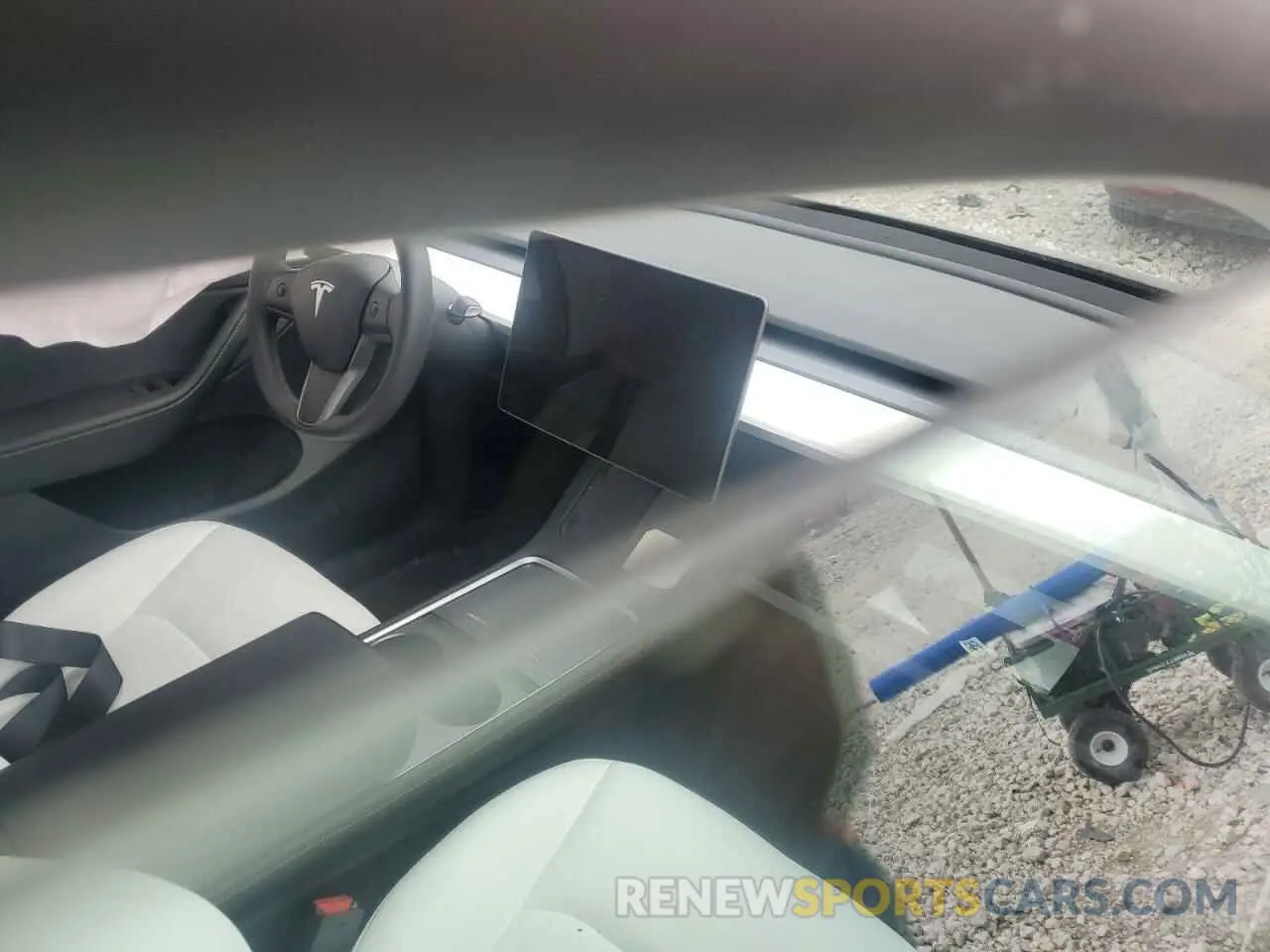8 Photograph of a damaged car 7SAYGDEE2PF869952 TESLA MODEL Y 2023