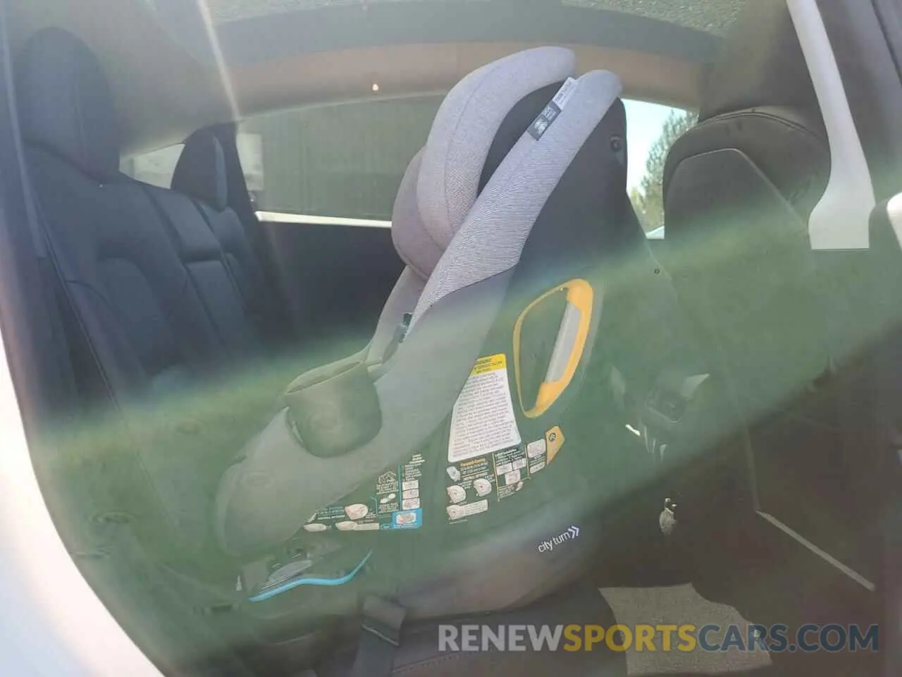 11 Photograph of a damaged car 7SAYGDEE2PF878117 TESLA MODEL Y 2023