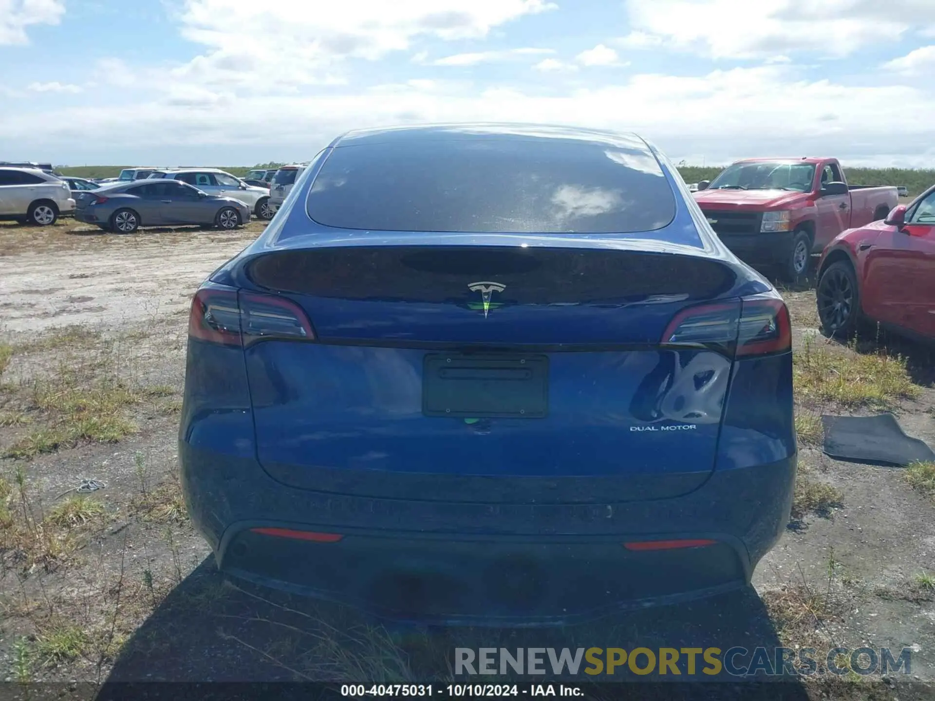15 Photograph of a damaged car 7SAYGDEE2PF883334 TESLA MODEL Y 2023