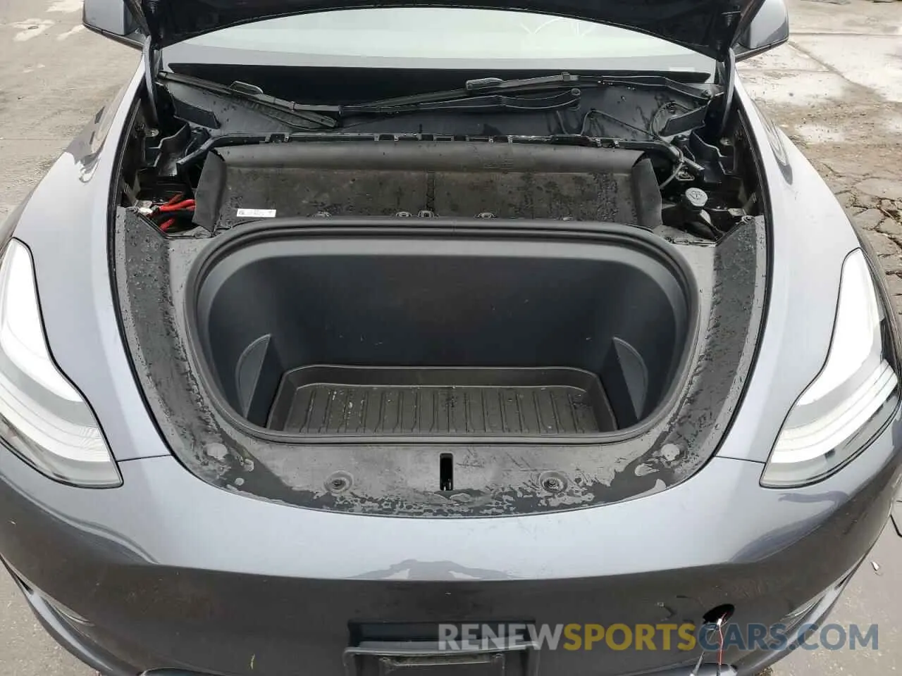 12 Photograph of a damaged car 7SAYGDEE2PF887772 TESLA MODEL Y 2023