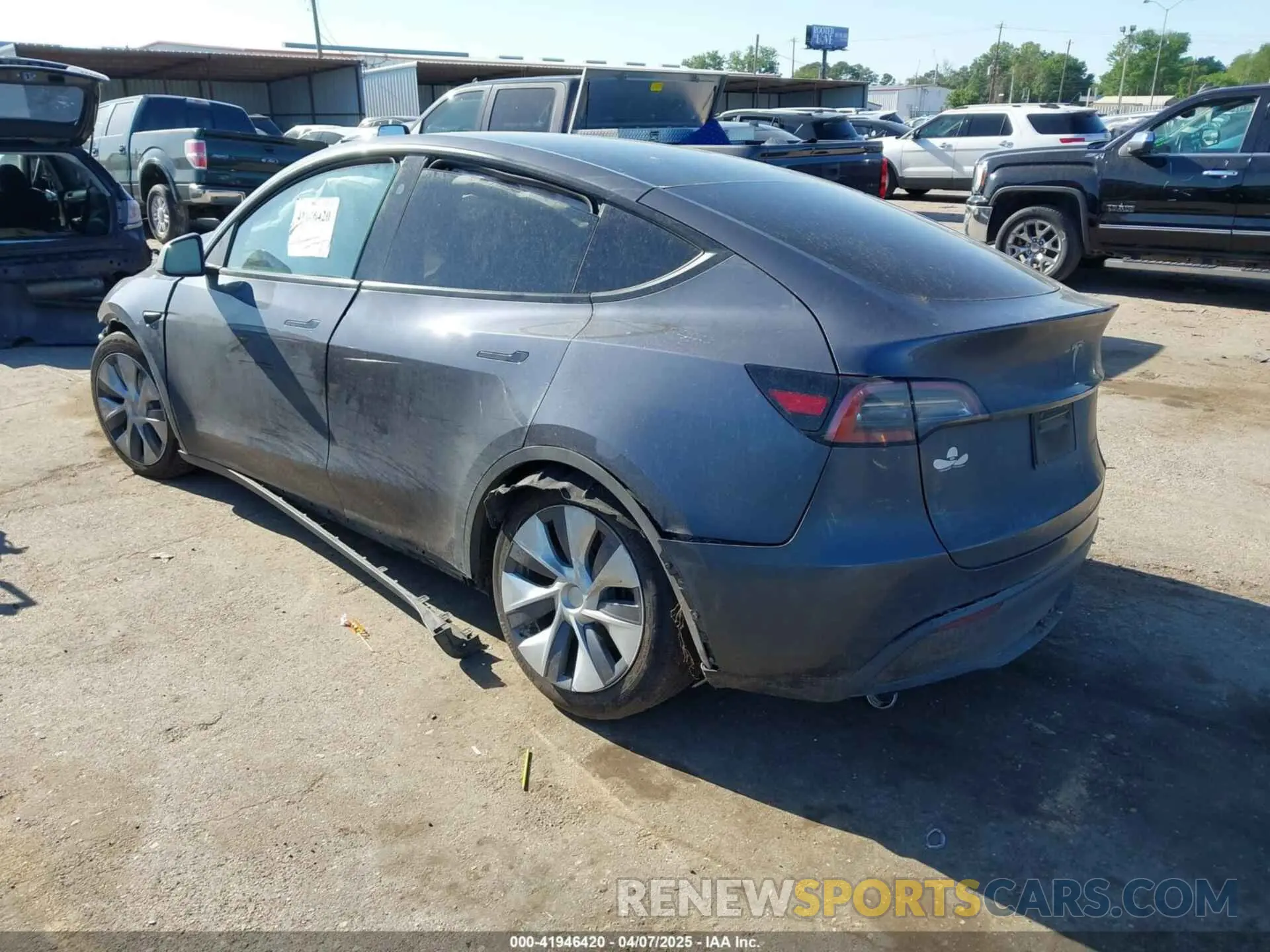 3 Photograph of a damaged car 7SAYGDEE2PF889117 TESLA MODEL Y 2023