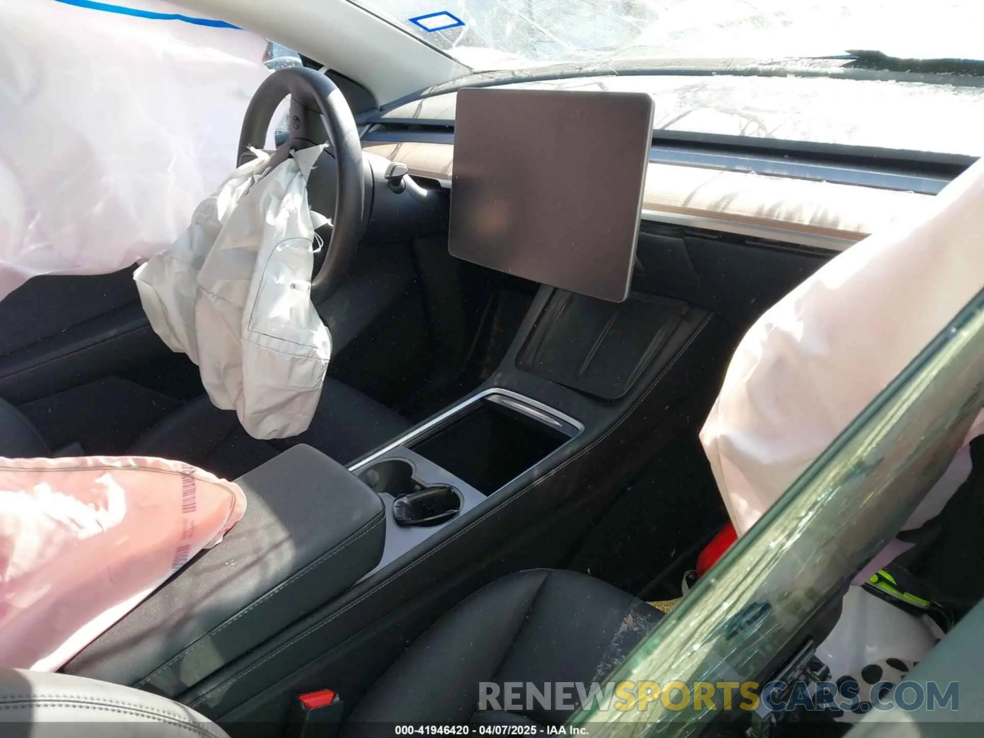 5 Photograph of a damaged car 7SAYGDEE2PF889117 TESLA MODEL Y 2023