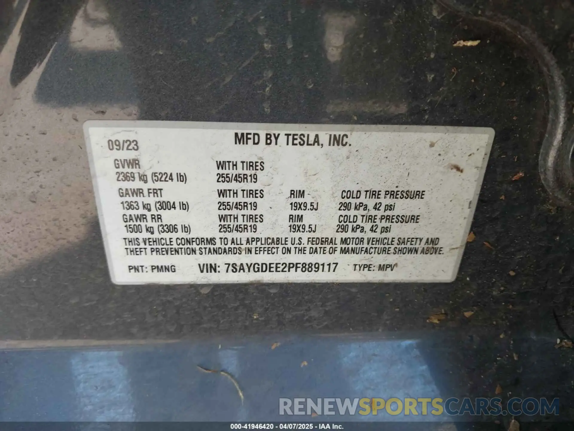 9 Photograph of a damaged car 7SAYGDEE2PF889117 TESLA MODEL Y 2023