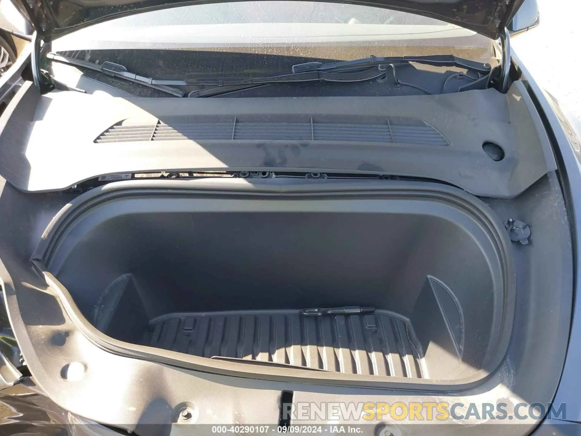 10 Photograph of a damaged car 7SAYGDEE2PF901850 TESLA MODEL Y 2023
