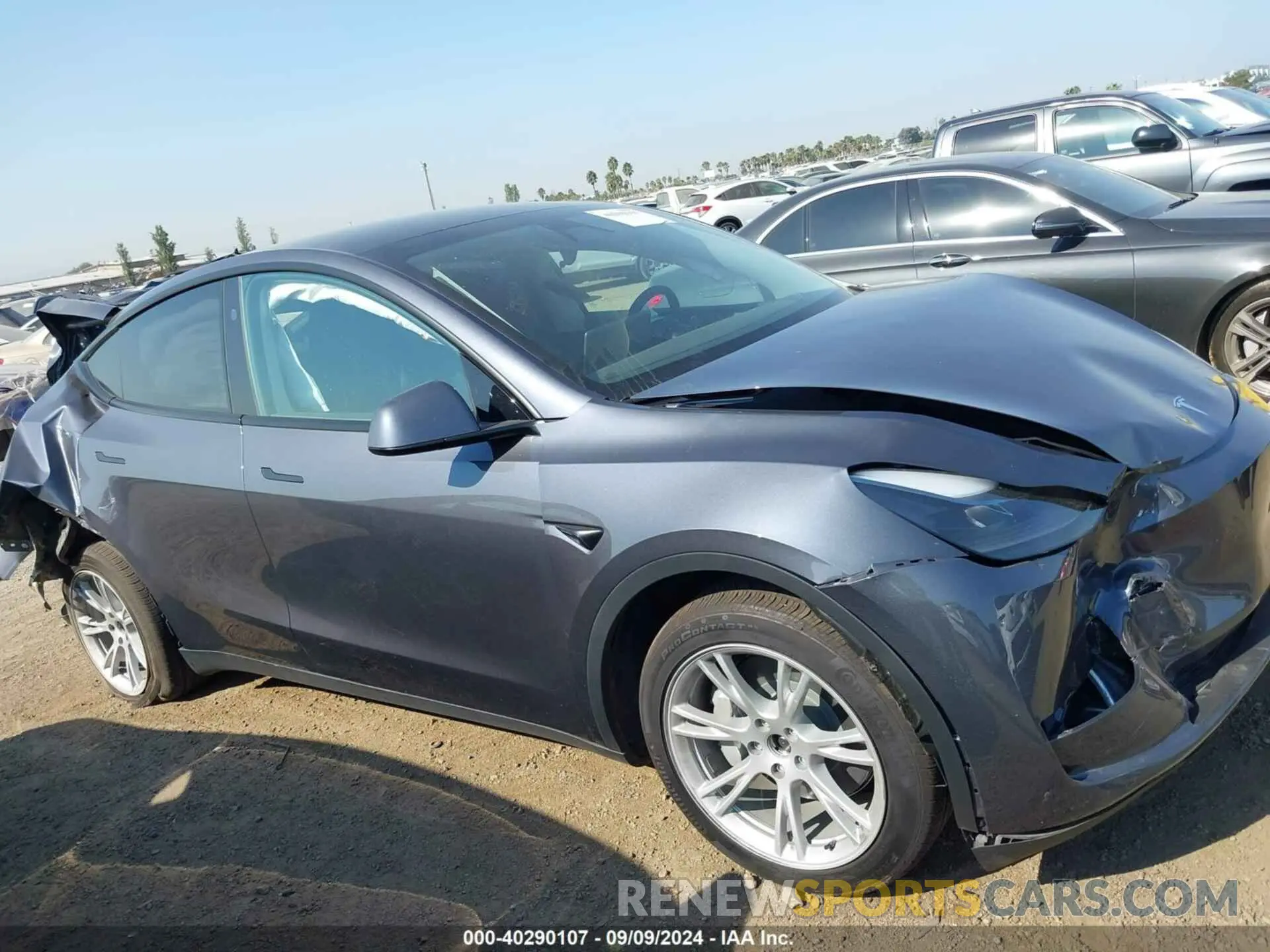 14 Photograph of a damaged car 7SAYGDEE2PF901850 TESLA MODEL Y 2023