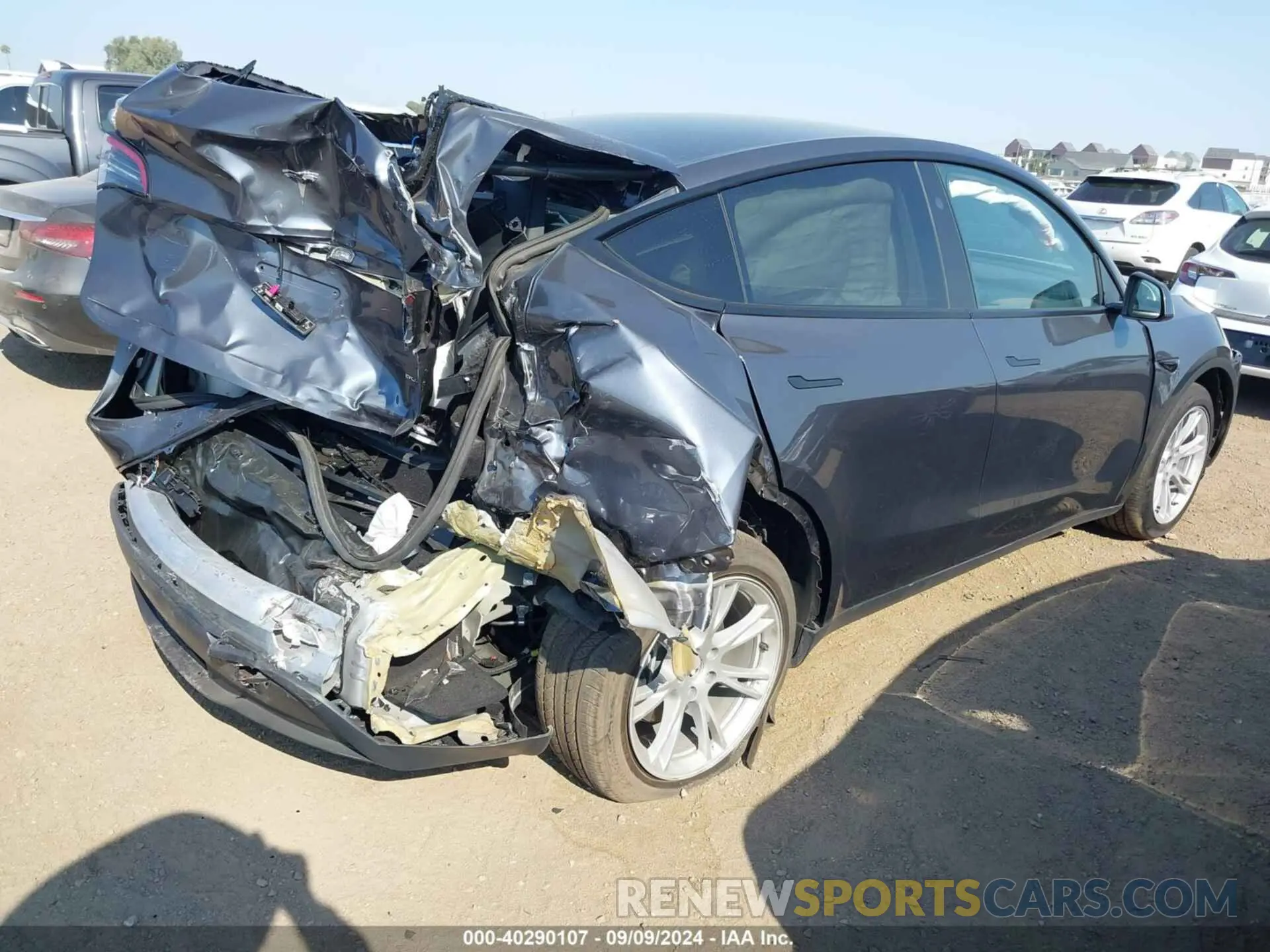 4 Photograph of a damaged car 7SAYGDEE2PF901850 TESLA MODEL Y 2023