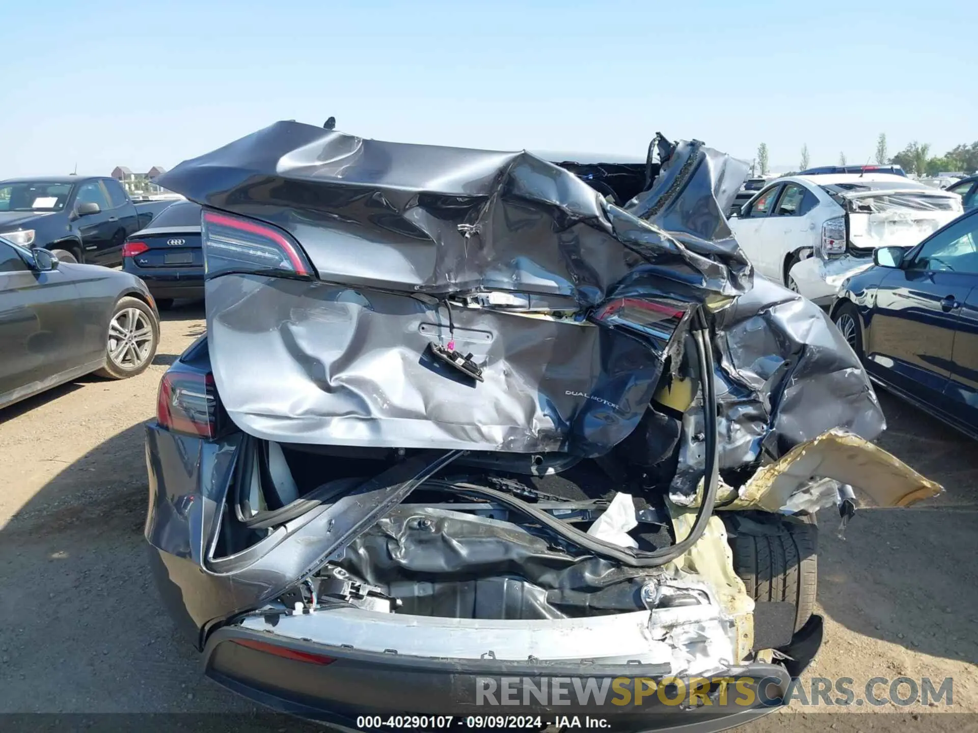 6 Photograph of a damaged car 7SAYGDEE2PF901850 TESLA MODEL Y 2023