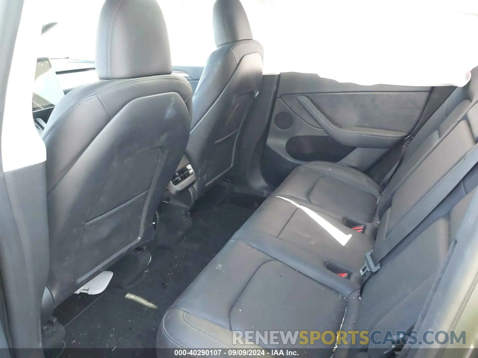 8 Photograph of a damaged car 7SAYGDEE2PF901850 TESLA MODEL Y 2023
