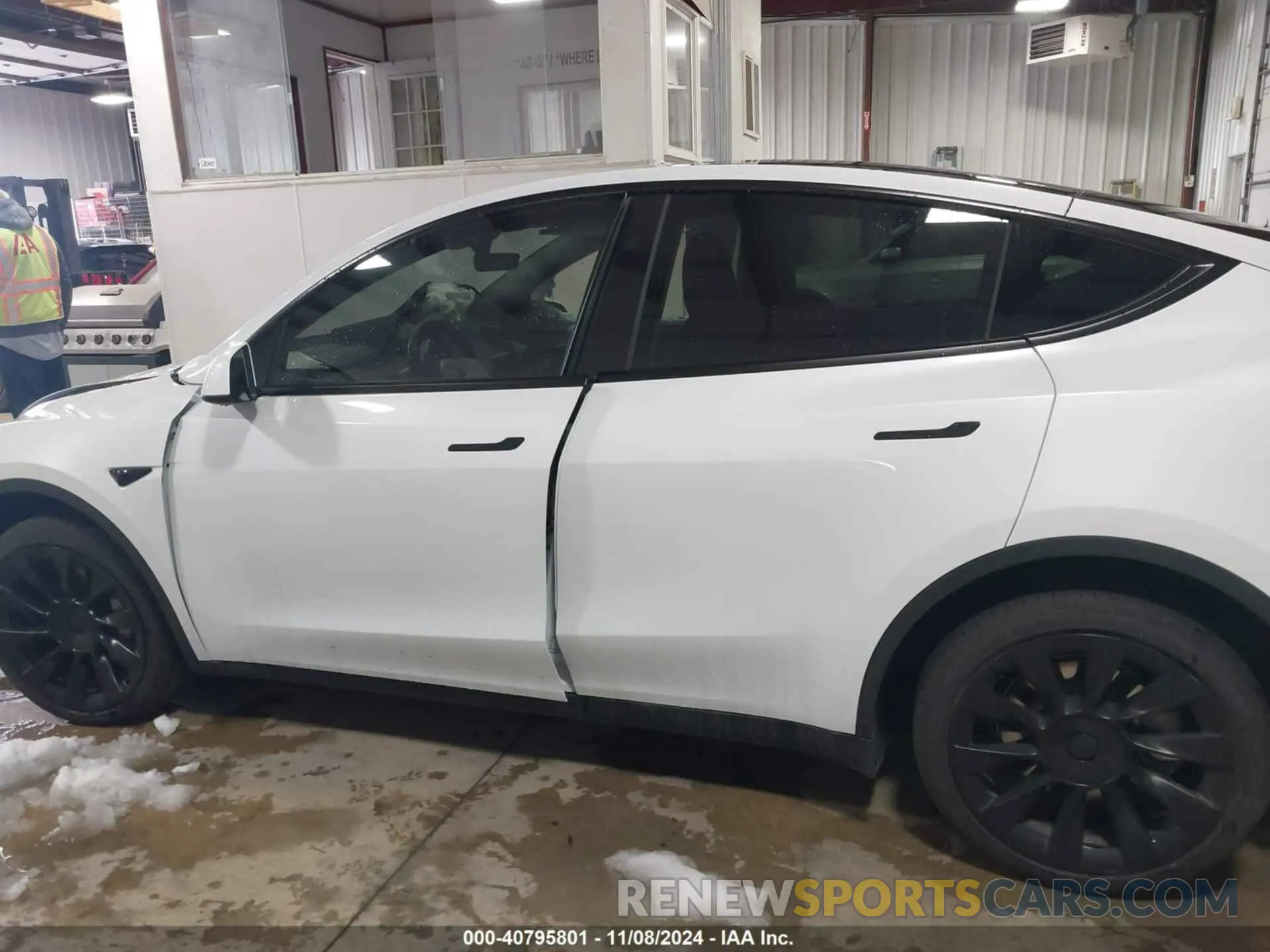 13 Photograph of a damaged car 7SAYGDEE2PF908183 TESLA MODEL Y 2023