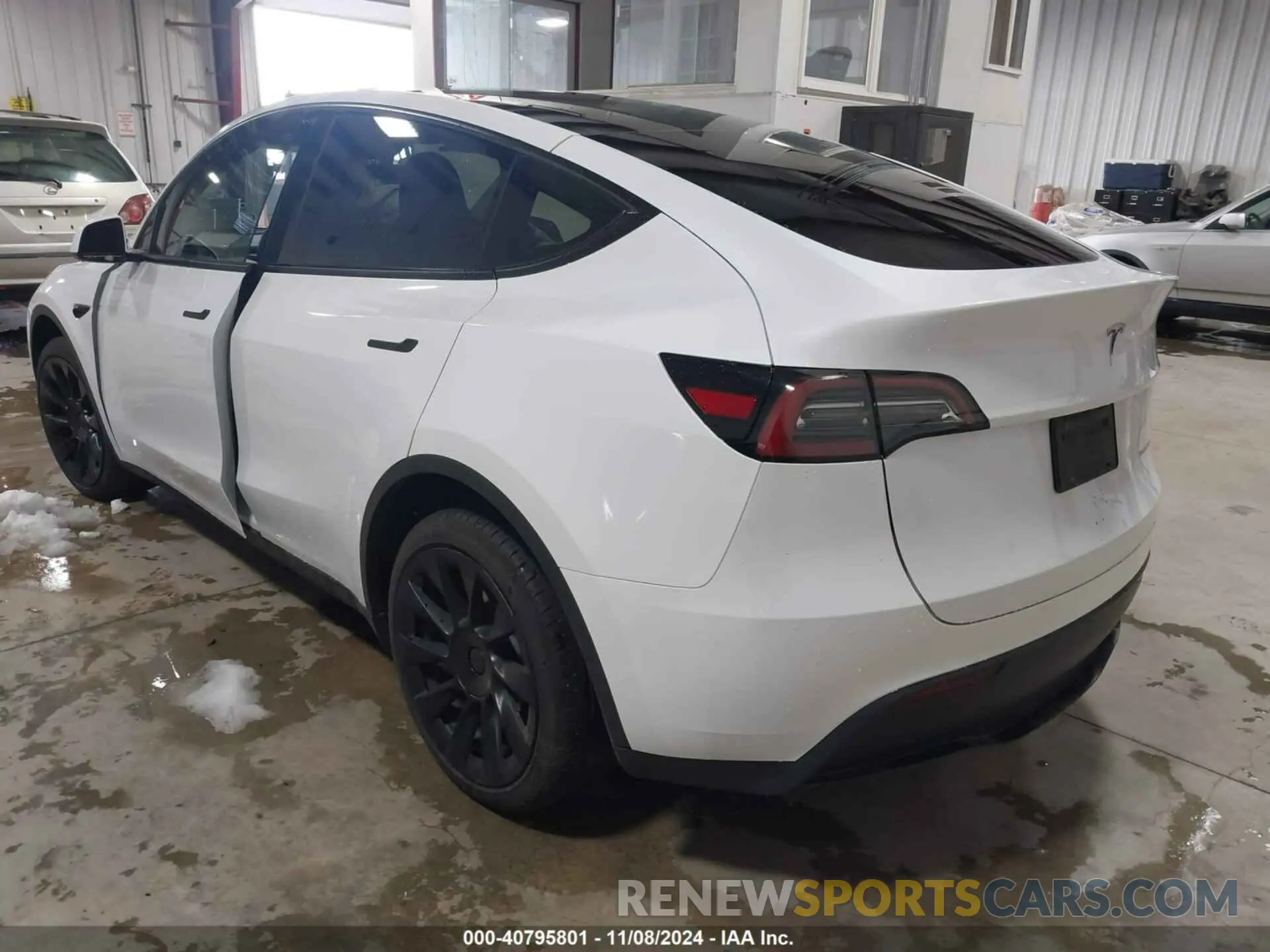 3 Photograph of a damaged car 7SAYGDEE2PF908183 TESLA MODEL Y 2023