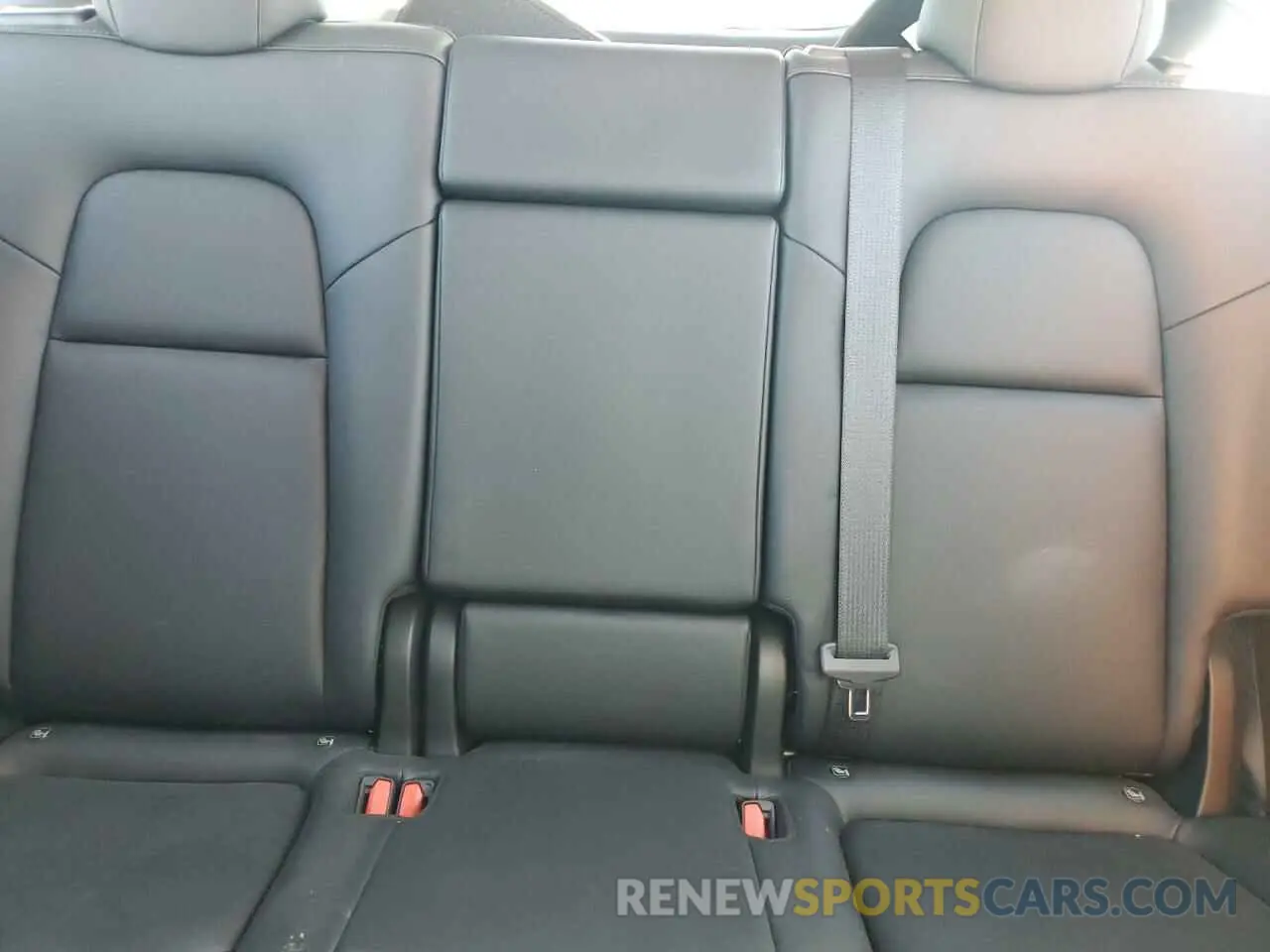 10 Photograph of a damaged car 7SAYGDEE2PF908622 TESLA MODEL Y 2023