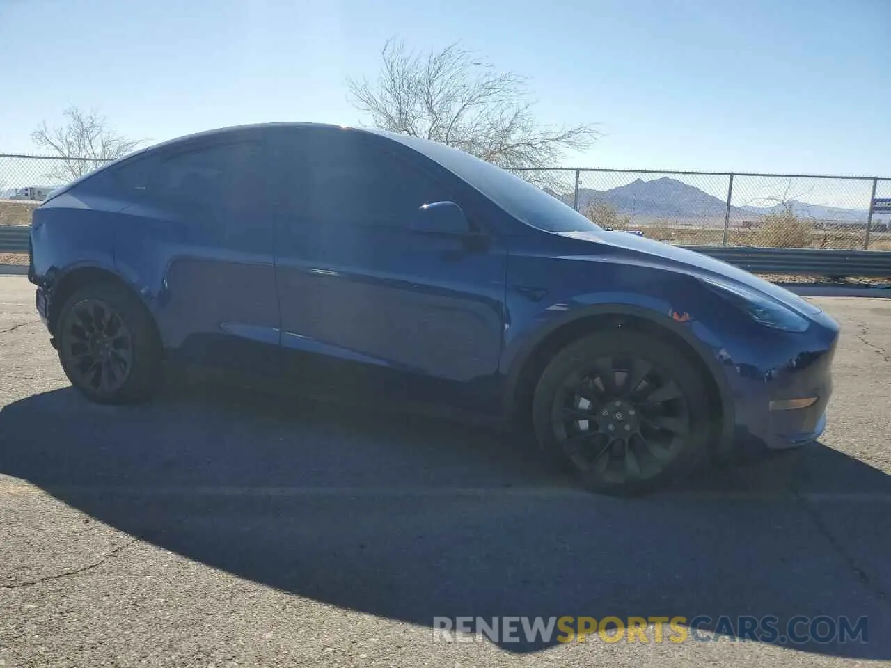 4 Photograph of a damaged car 7SAYGDEE2PF908622 TESLA MODEL Y 2023