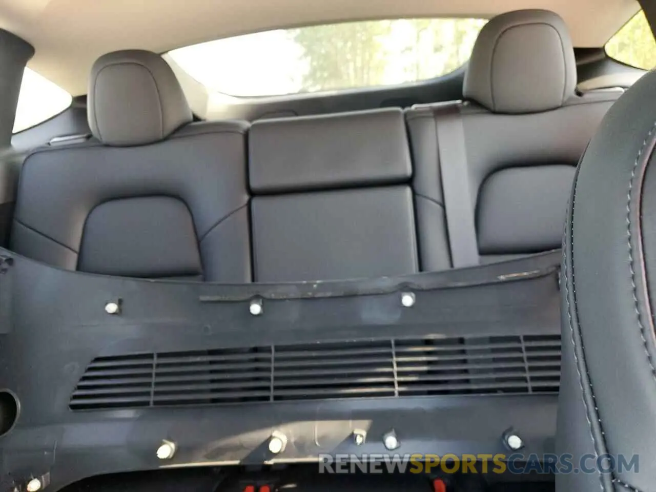 10 Photograph of a damaged car 7SAYGDEE2PF912797 TESLA MODEL Y 2023
