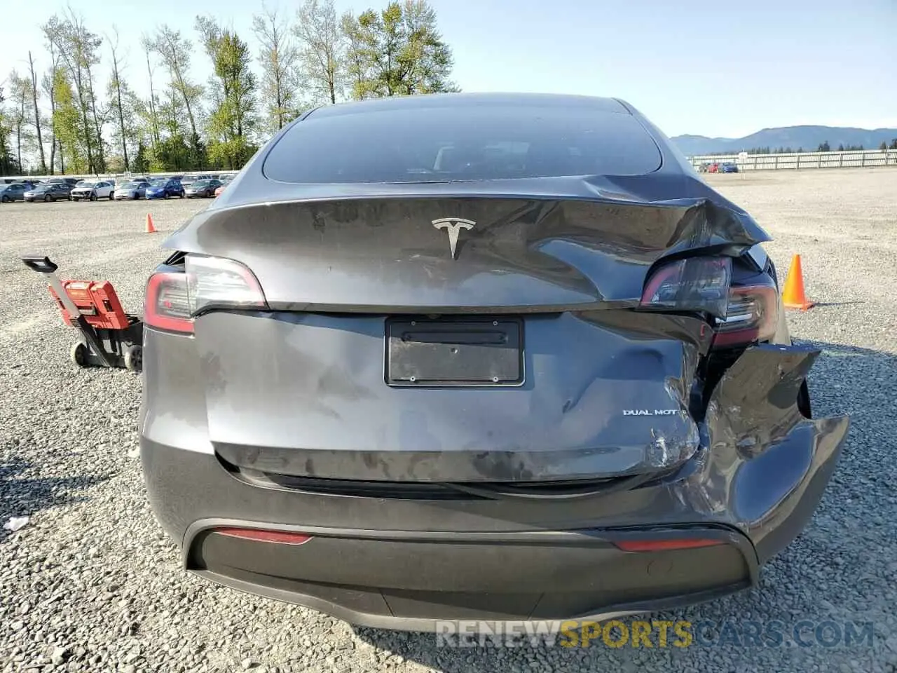 6 Photograph of a damaged car 7SAYGDEE2PF912797 TESLA MODEL Y 2023