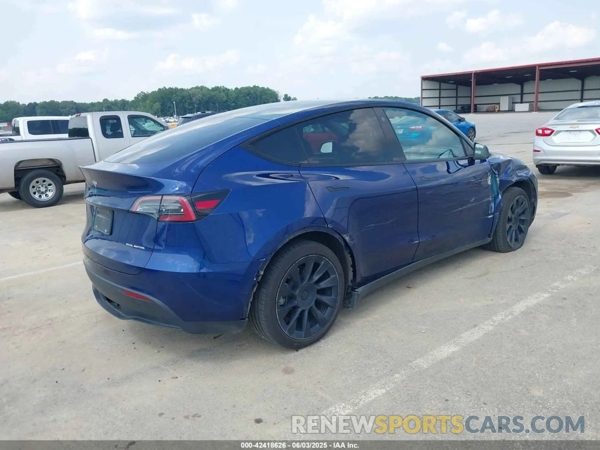 4 Photograph of a damaged car 7SAYGDEE3PA029417 TESLA MODEL Y 2023