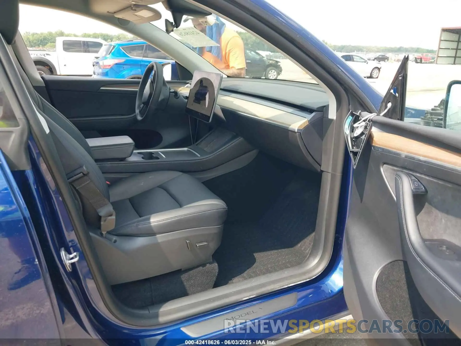 5 Photograph of a damaged car 7SAYGDEE3PA029417 TESLA MODEL Y 2023