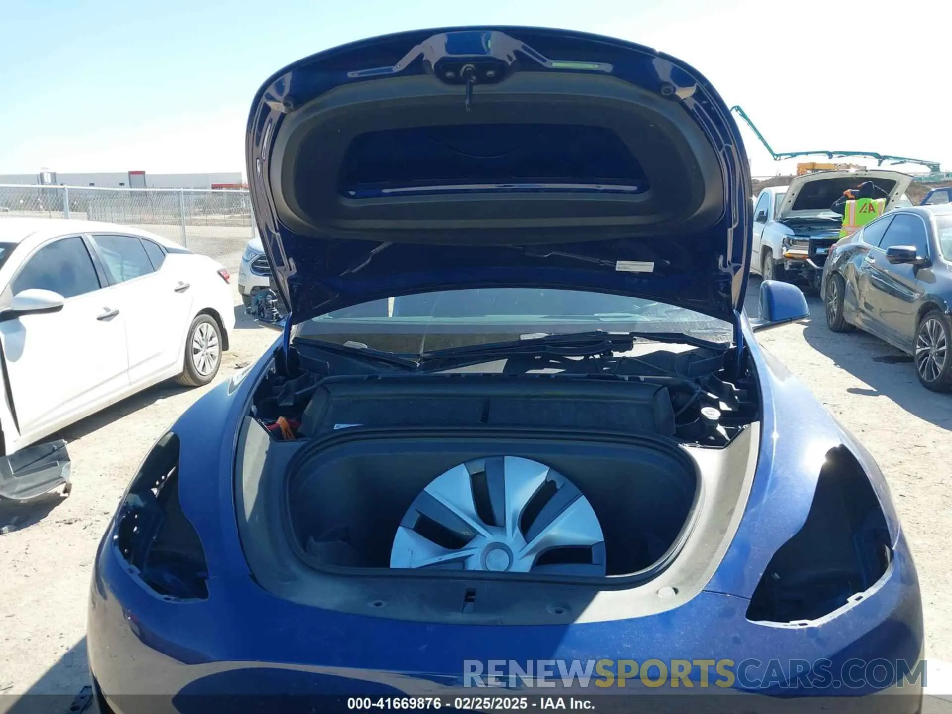 10 Photograph of a damaged car 7SAYGDEE3PA047108 TESLA MODEL Y 2023