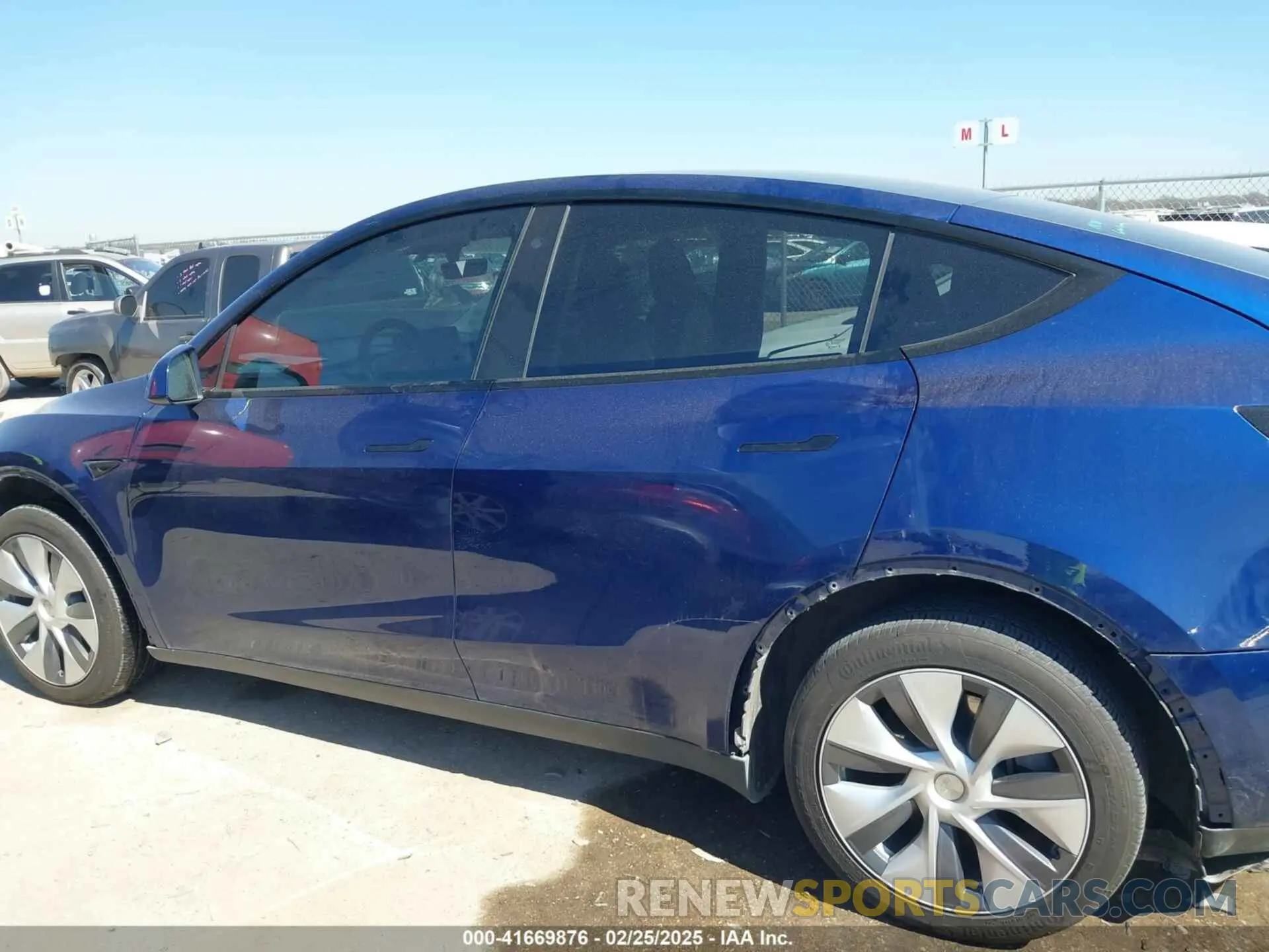 13 Photograph of a damaged car 7SAYGDEE3PA047108 TESLA MODEL Y 2023