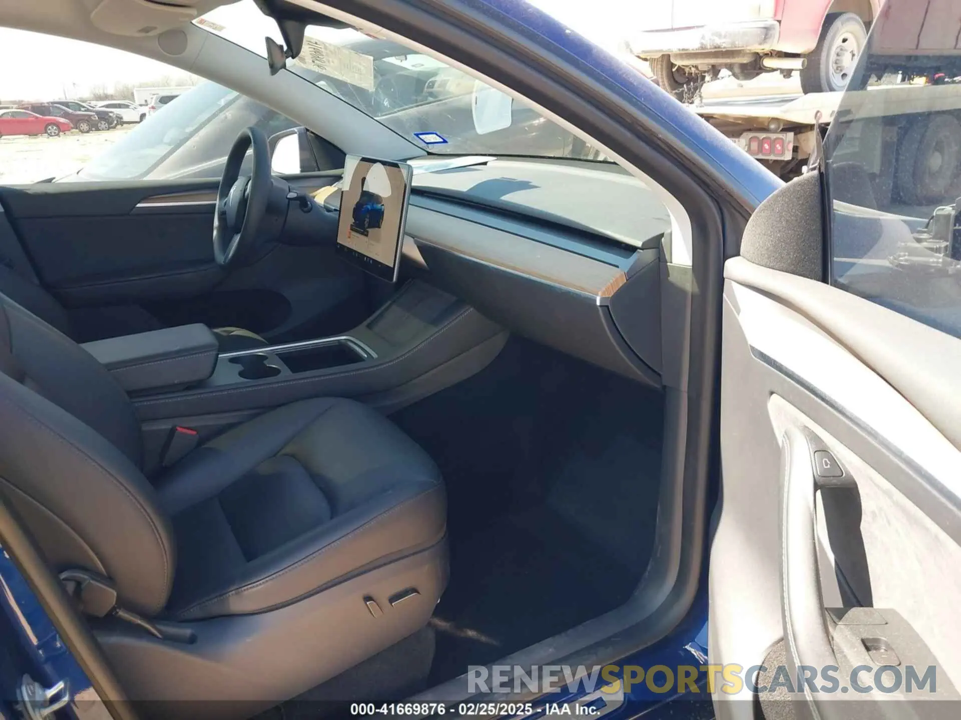 5 Photograph of a damaged car 7SAYGDEE3PA047108 TESLA MODEL Y 2023