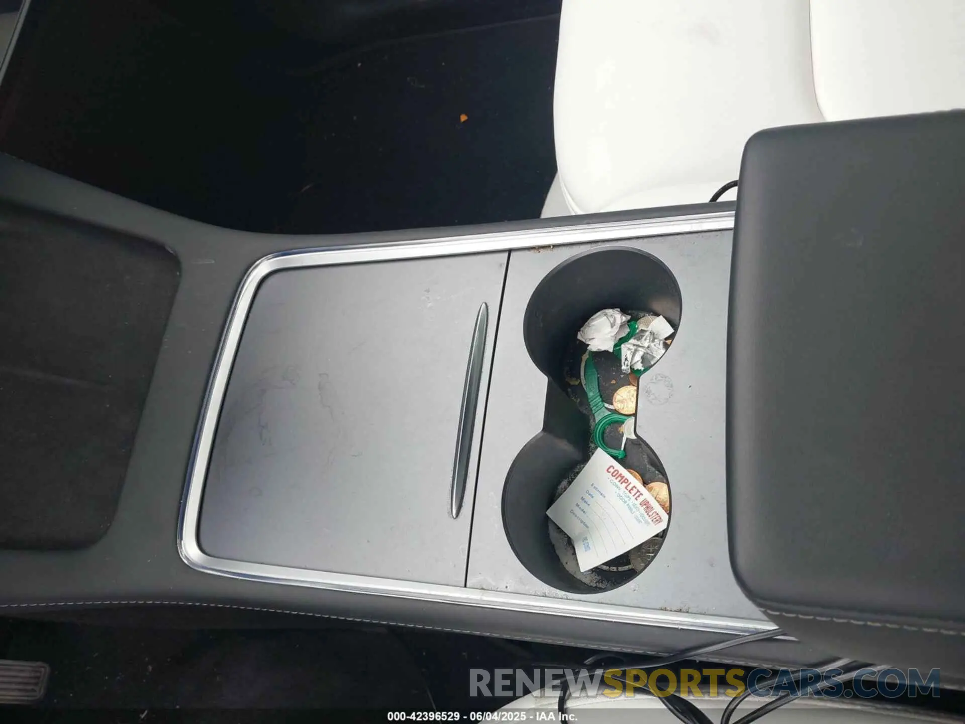 17 Photograph of a damaged car 7SAYGDEE3PA055497 TESLA MODEL Y 2023
