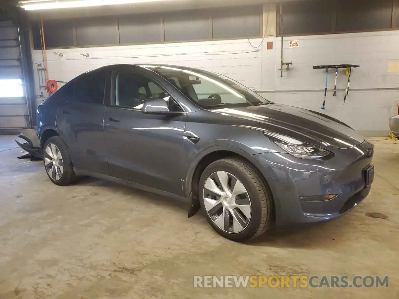 4 Photograph of a damaged car 7SAYGDEE3PA057413 TESLA MODEL Y 2023
