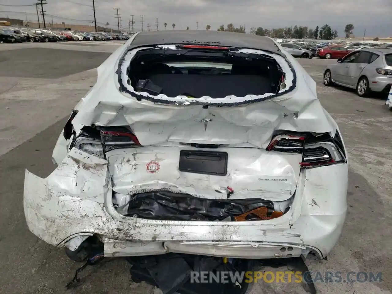 6 Photograph of a damaged car 7SAYGDEE3PA059839 TESLA MODEL Y 2023